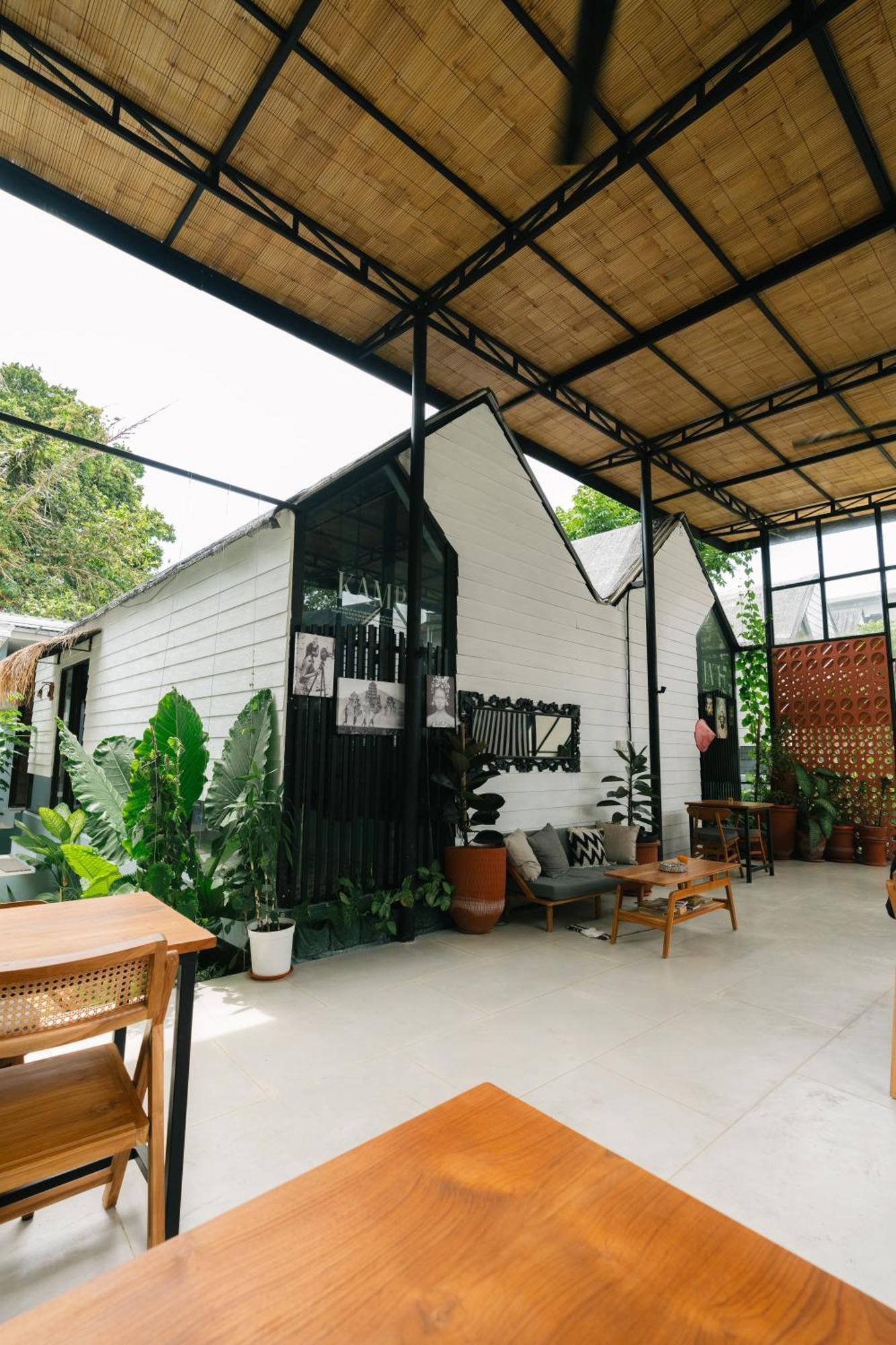 The Jungle Hostel Canggu Exterior photo