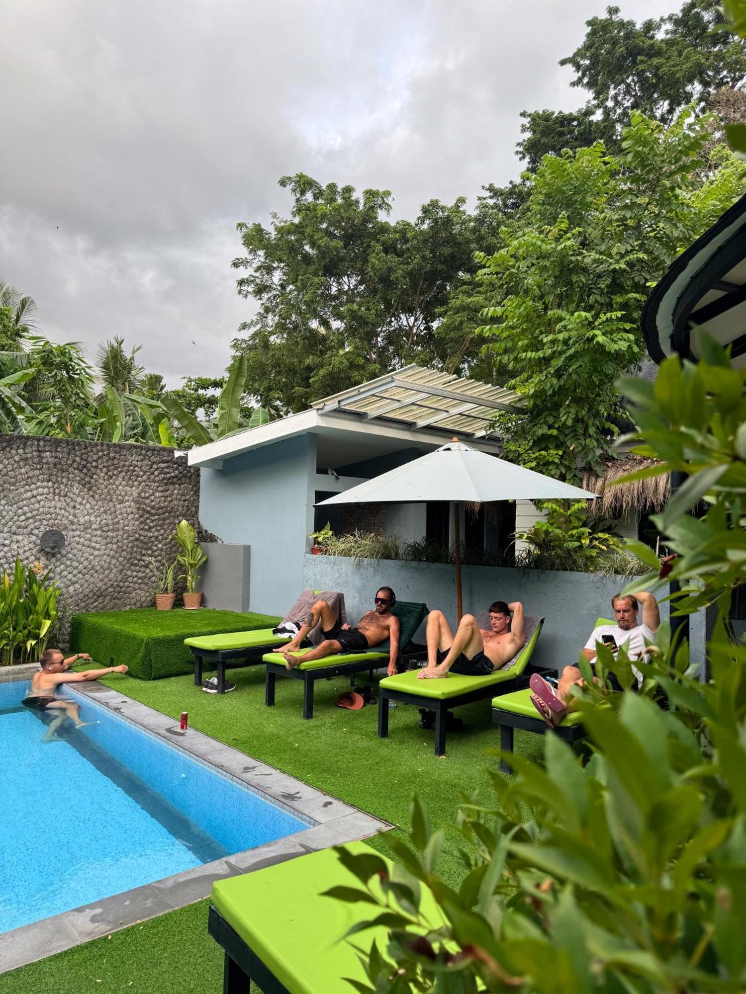 The Jungle Hostel Canggu Exterior photo