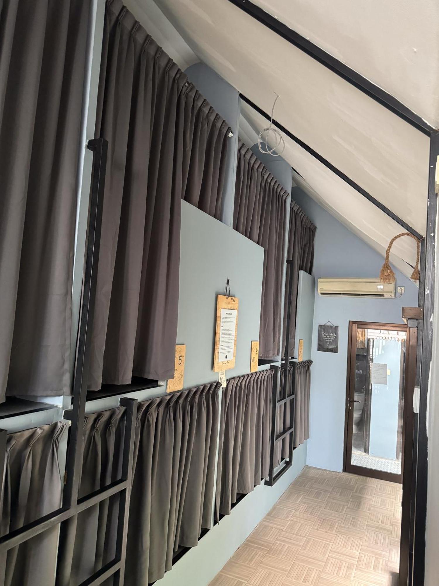 The Jungle Hostel Canggu Exterior photo